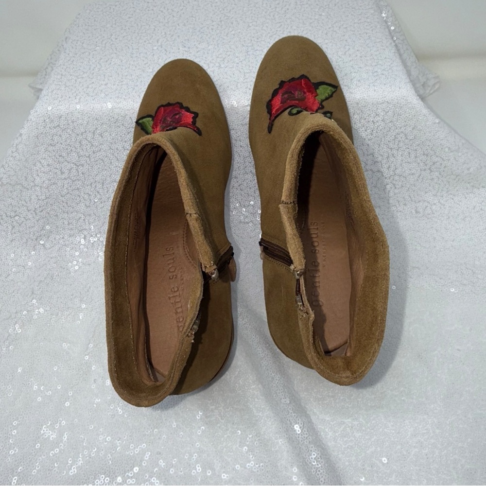 Gentle Souls  Braise Suede Embroidered Brown Ankle Boots size 9.5 women’s - Picture 9 of 16